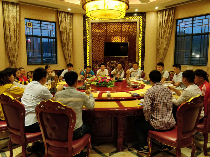 齊心協(xié)力，為公司的未來再創(chuàng)輝煌！