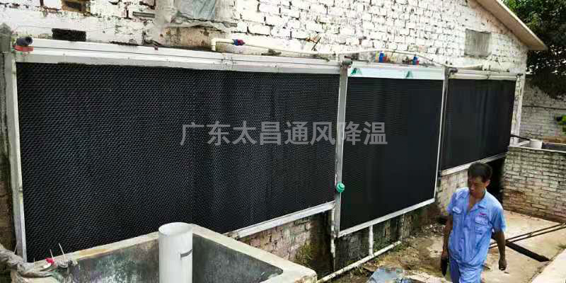 養(yǎng)殖場通風降溫常用設(shè)備1 養(yǎng)殖場通風降溫常用設(shè)備1